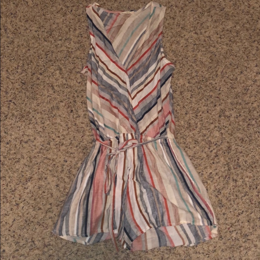 Cute striped romper!